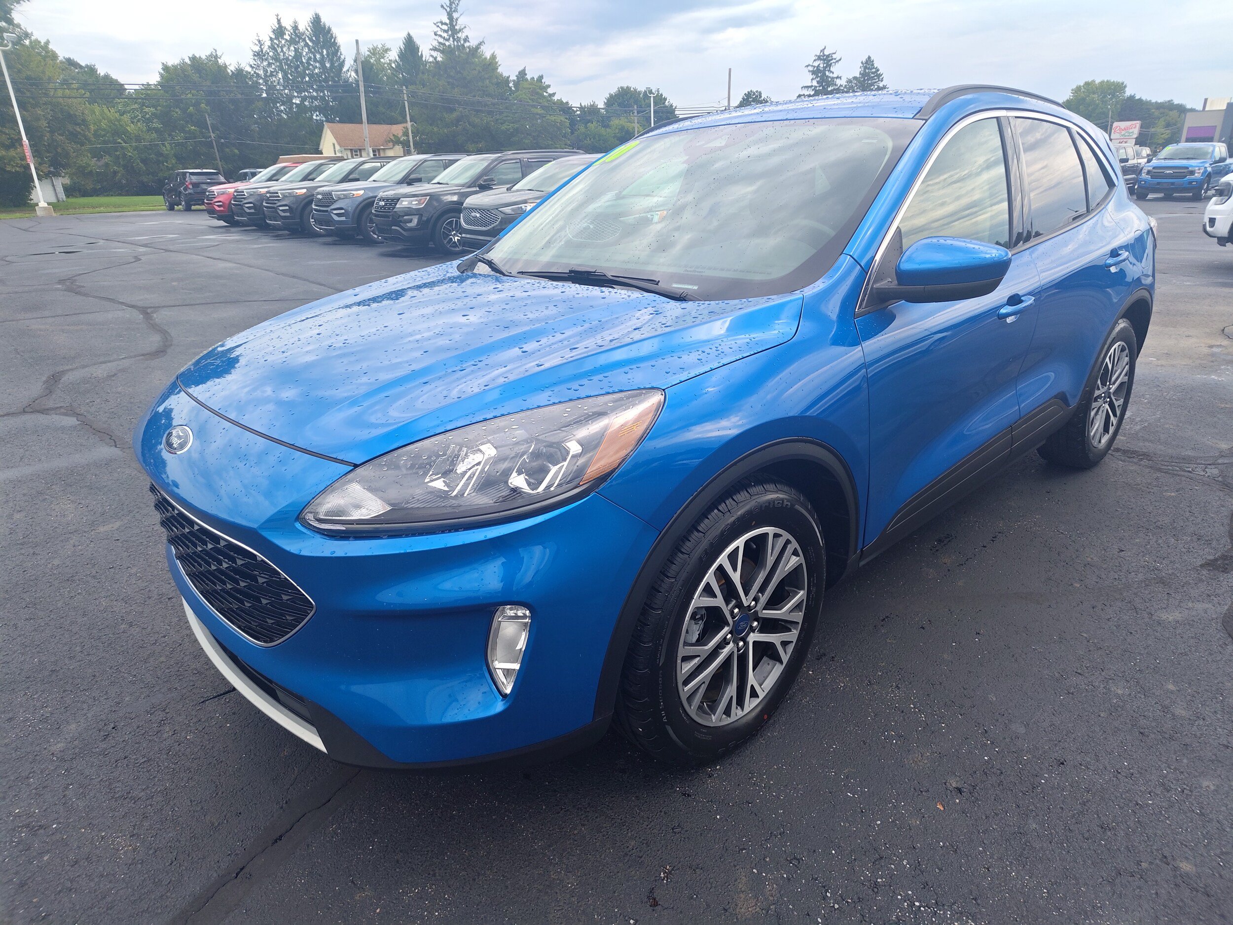 Used 2020 Ford Escape SEL FWD image 2