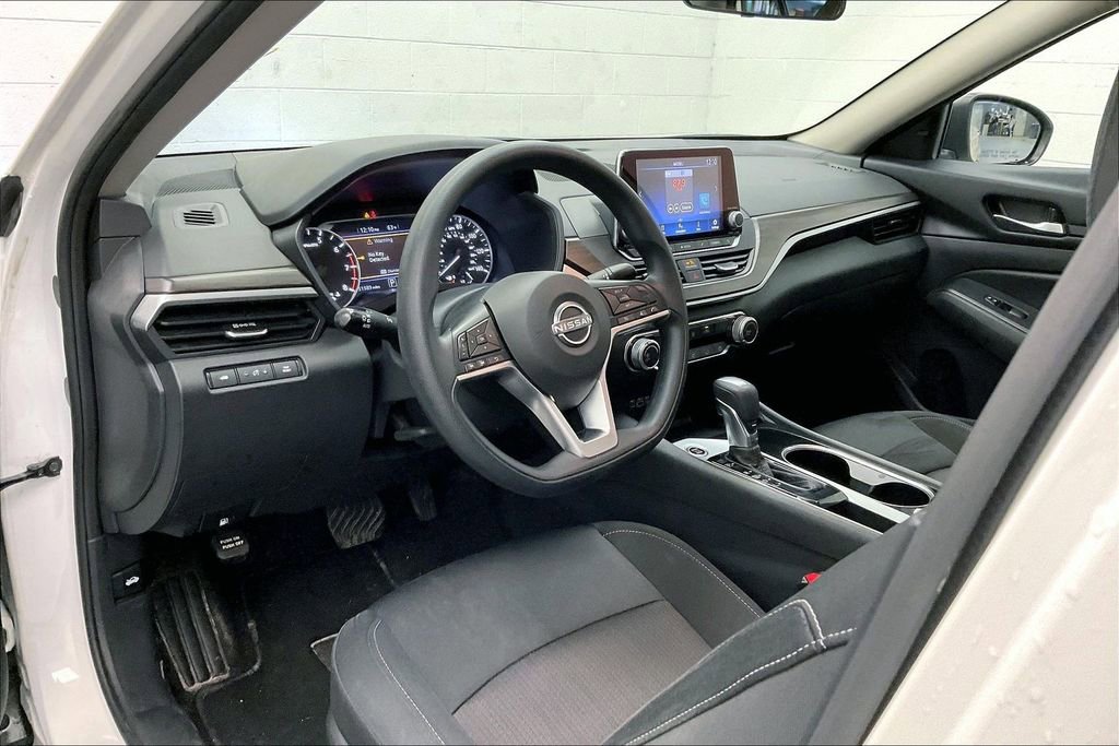Certified 2024 Nissan Altima 2.5 SV FWD image 12