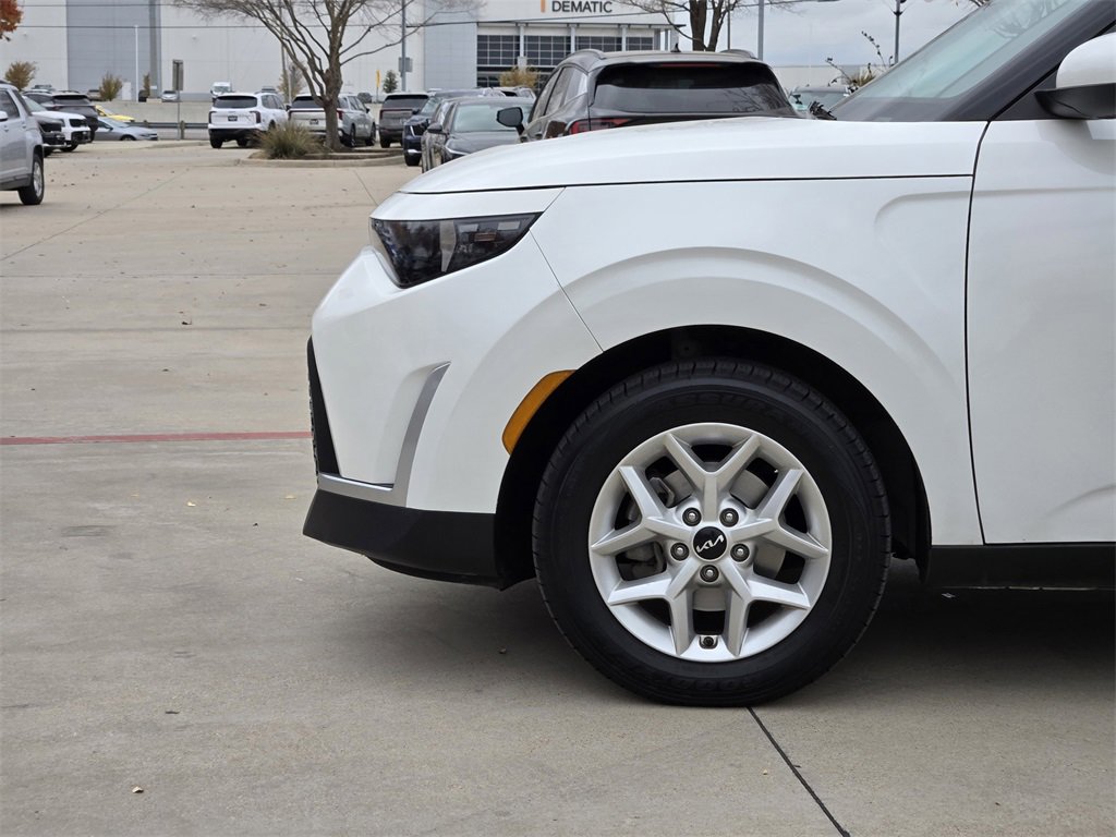 Certified 2023 Kia Soul LX w/ LX Technology Package image 14