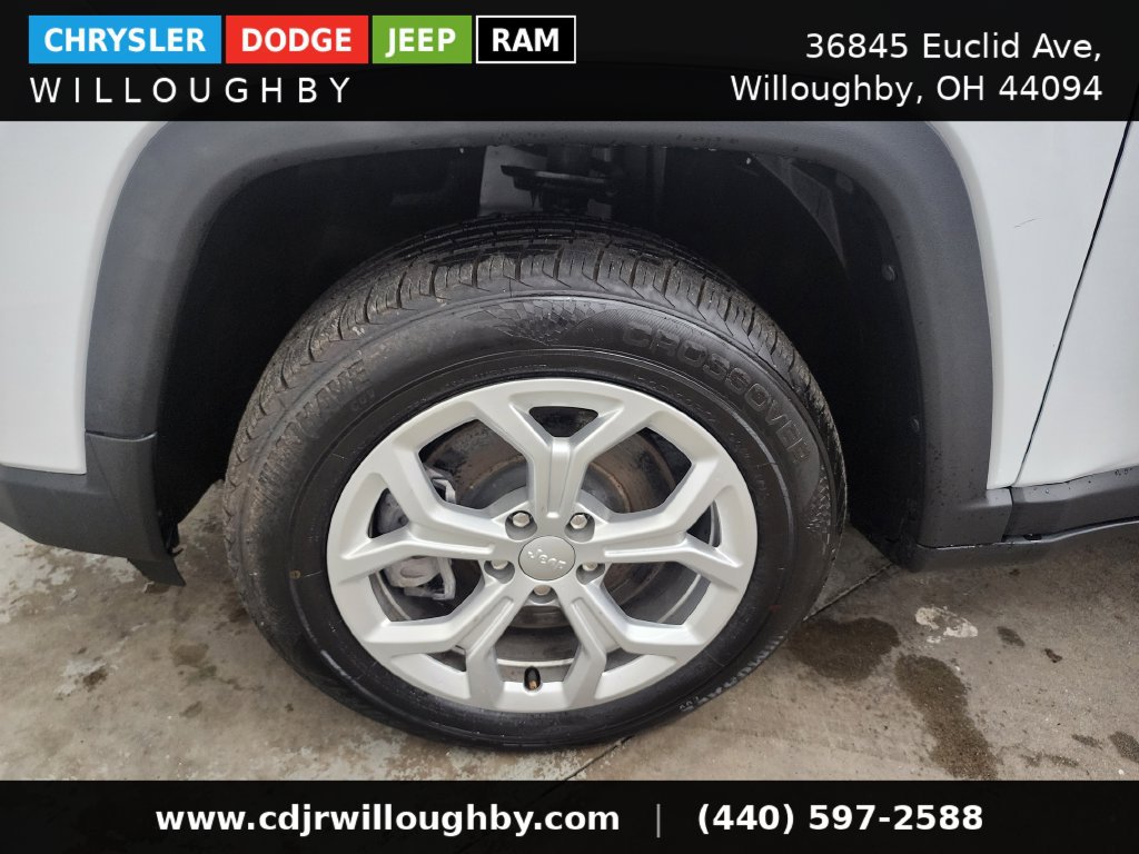 Used 2025 Jeep Compass Latitude AWD/4WD image 35