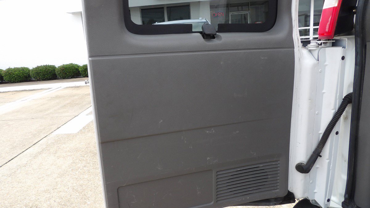 Used 2017 Chevrolet Express 3500 LS RWD image 34