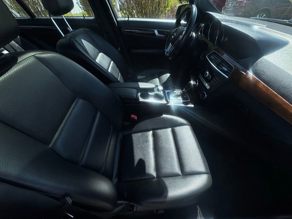 Used 2014 Mercedes-Benz C 300 4MATIC Sedan image 11