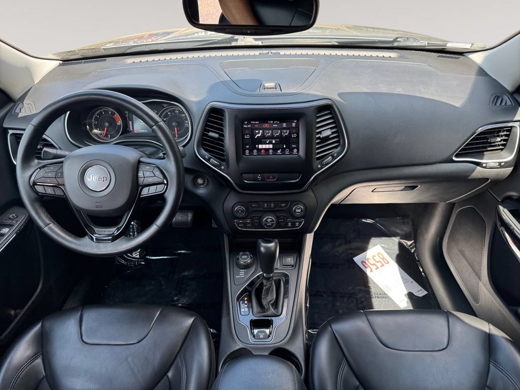 Used 2019 Jeep Cherokee Latitude Plus AWD/4WD image 10