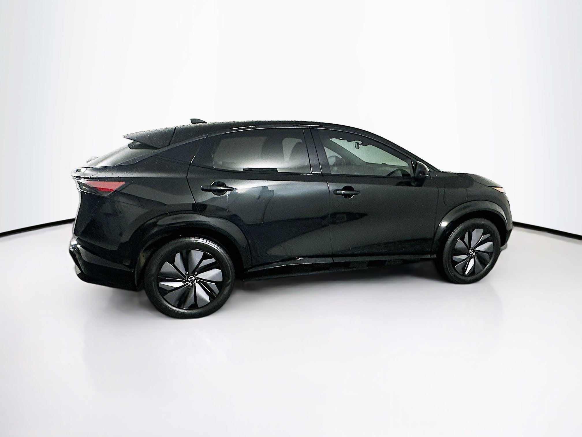 Used 2023 Nissan Ariya AWD image 10