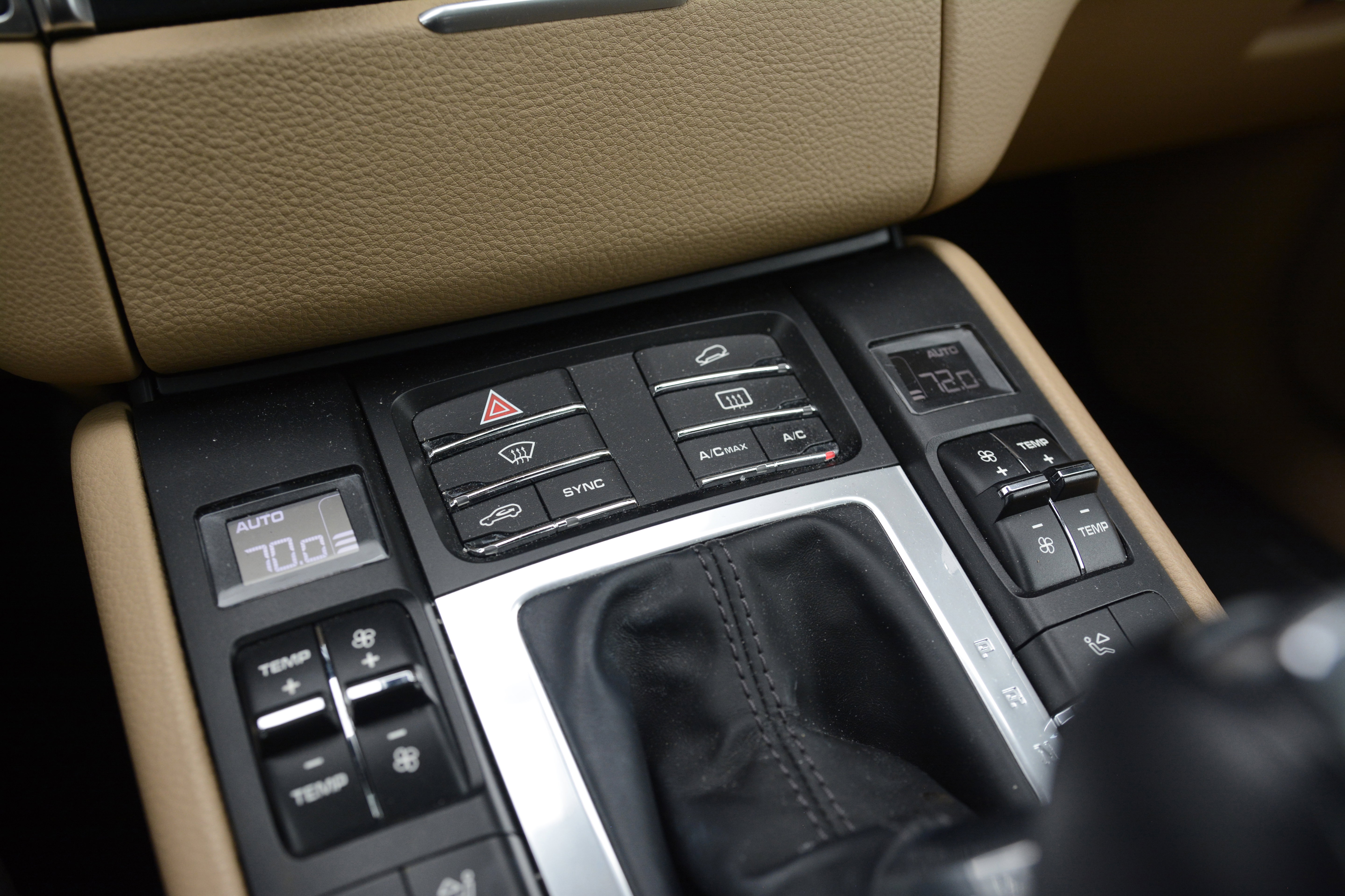 Certified 2018 Porsche Macan S AWD/4WD image 23
