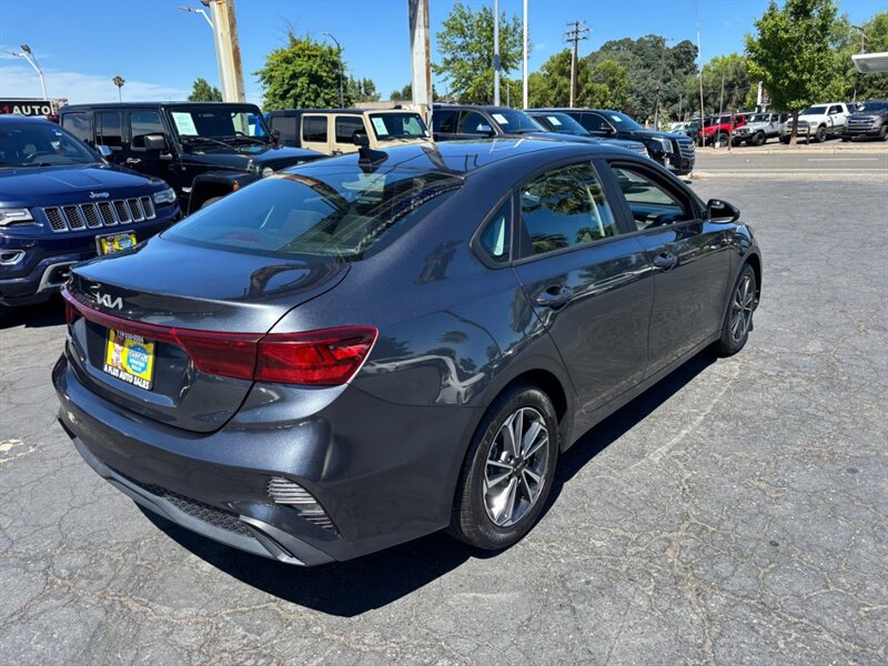 Used 2023 Kia Forte LXS FWD image 4