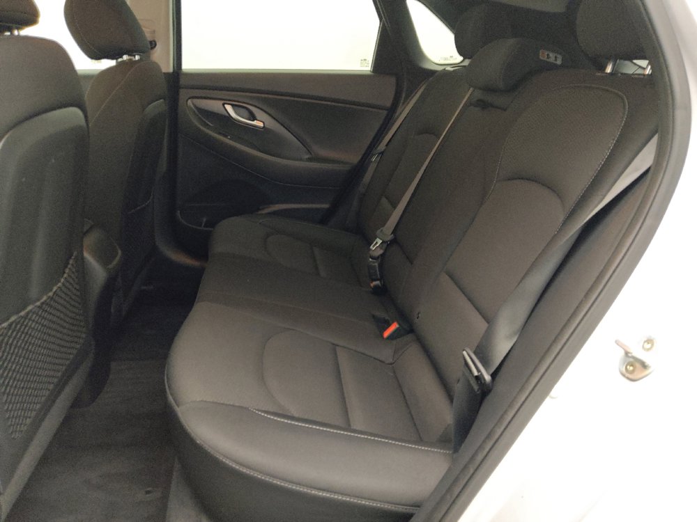 Used 2018 Hyundai Elantra GT FWD image 18