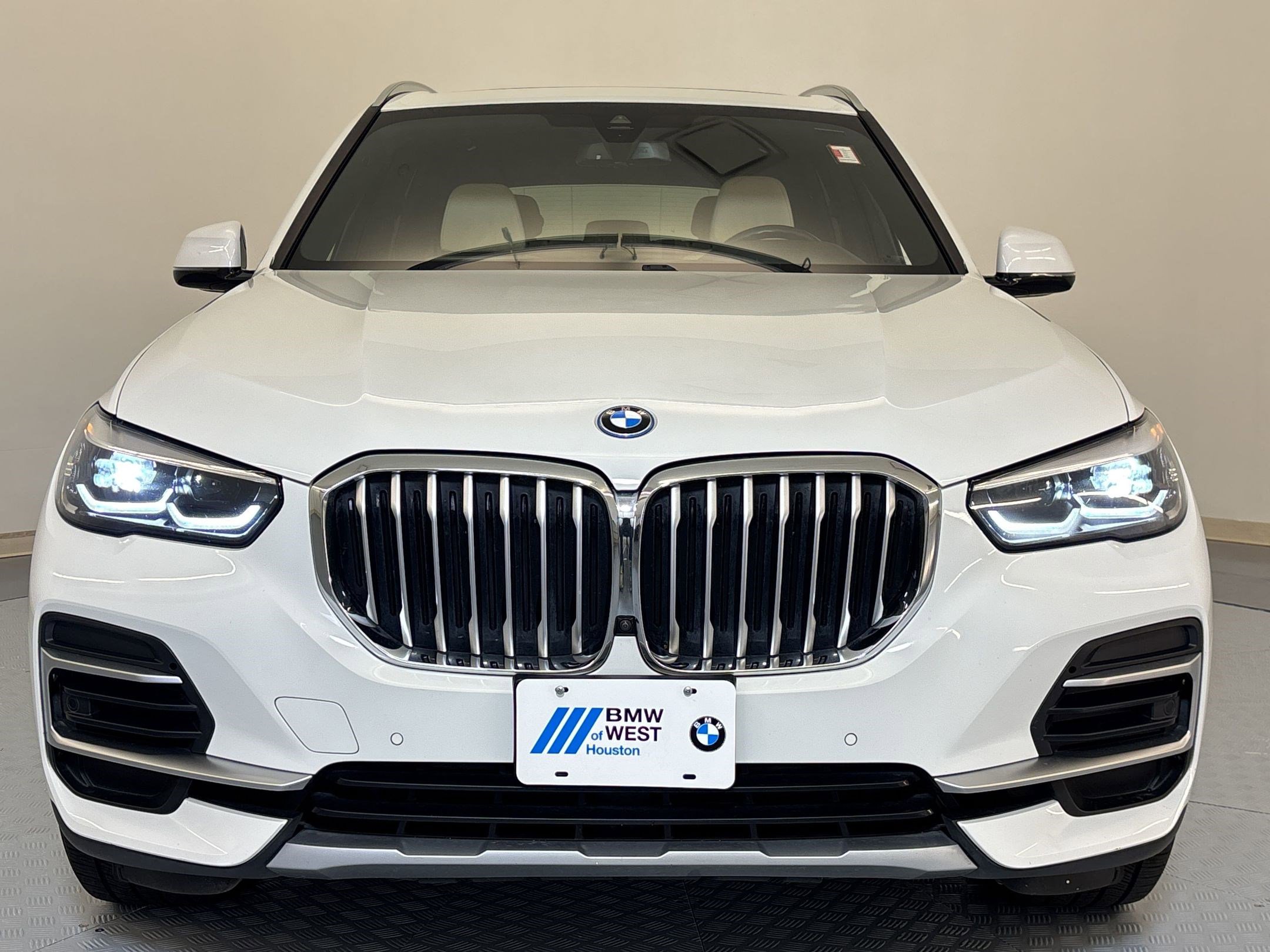 Used 2022 BMW X5 xDrive45e w/ Luxury Seating Package image 6