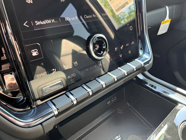 New 2026 GMC Yukon AT4 AWD/4WD image 19
