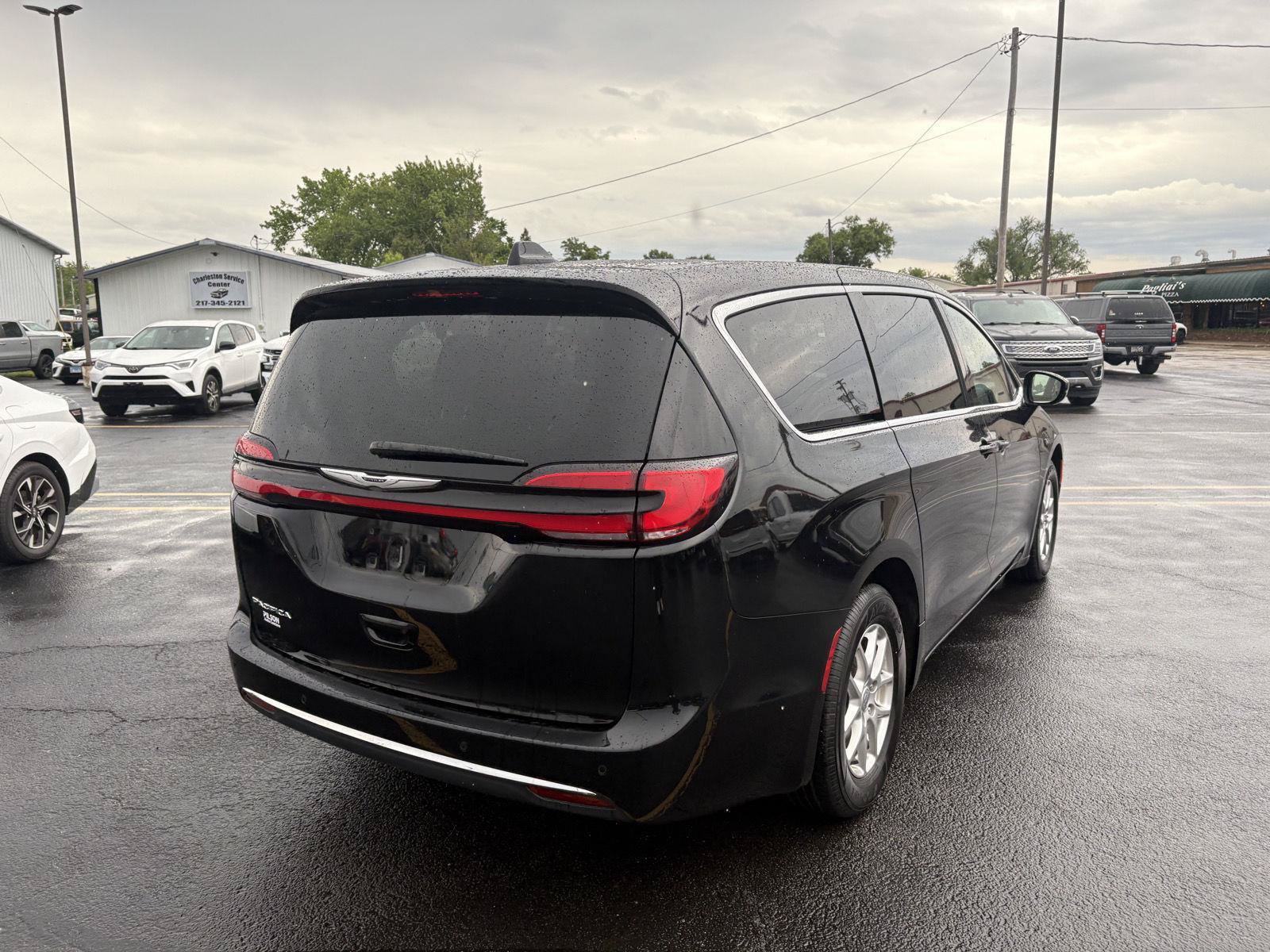 Used 2025 Chrysler Pacifica Select FWD image 25