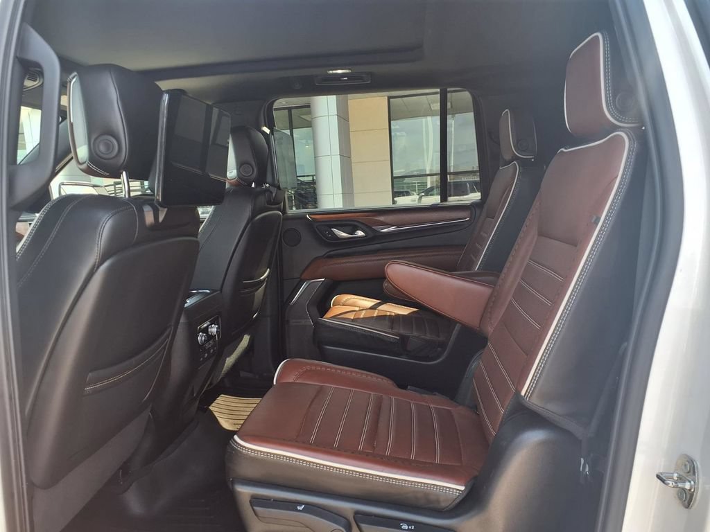 Used 2023 GMC Yukon XL Denali Ultimate AWD/4WD image 17