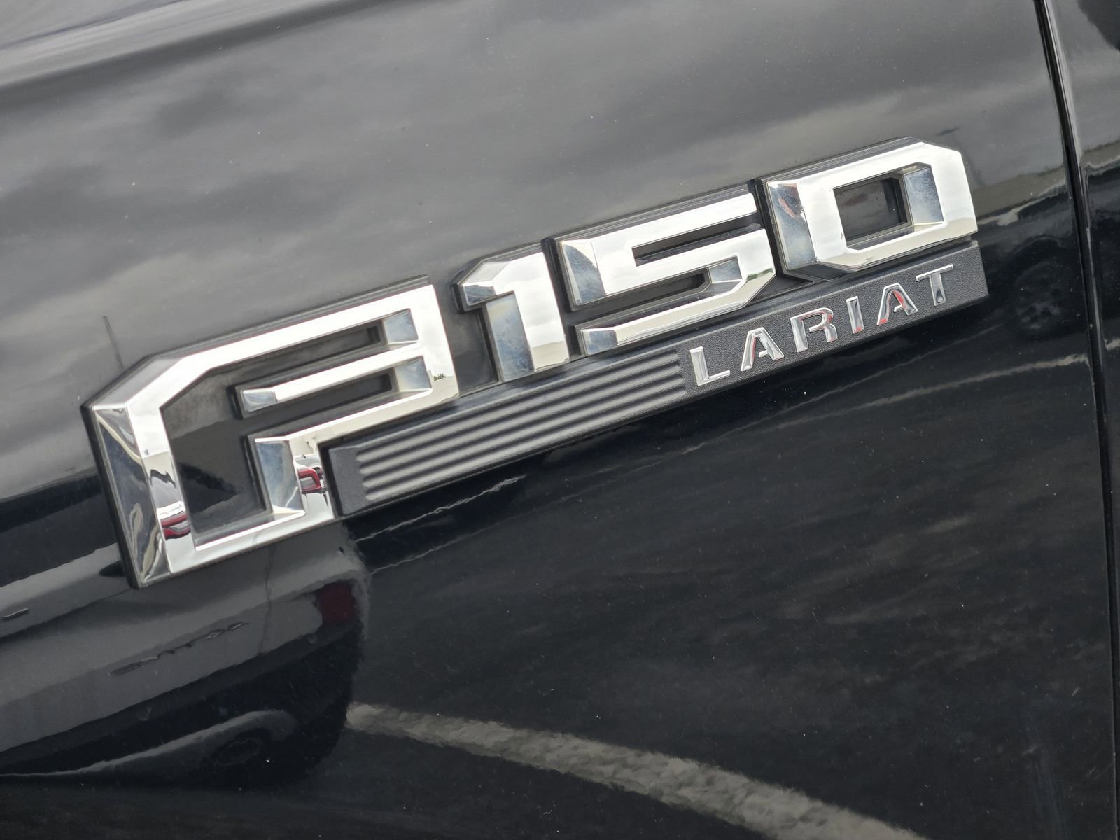 Used 2016 Ford F150 Lariat w/ Equipment Group 502A Luxury AWD/4WD image 11