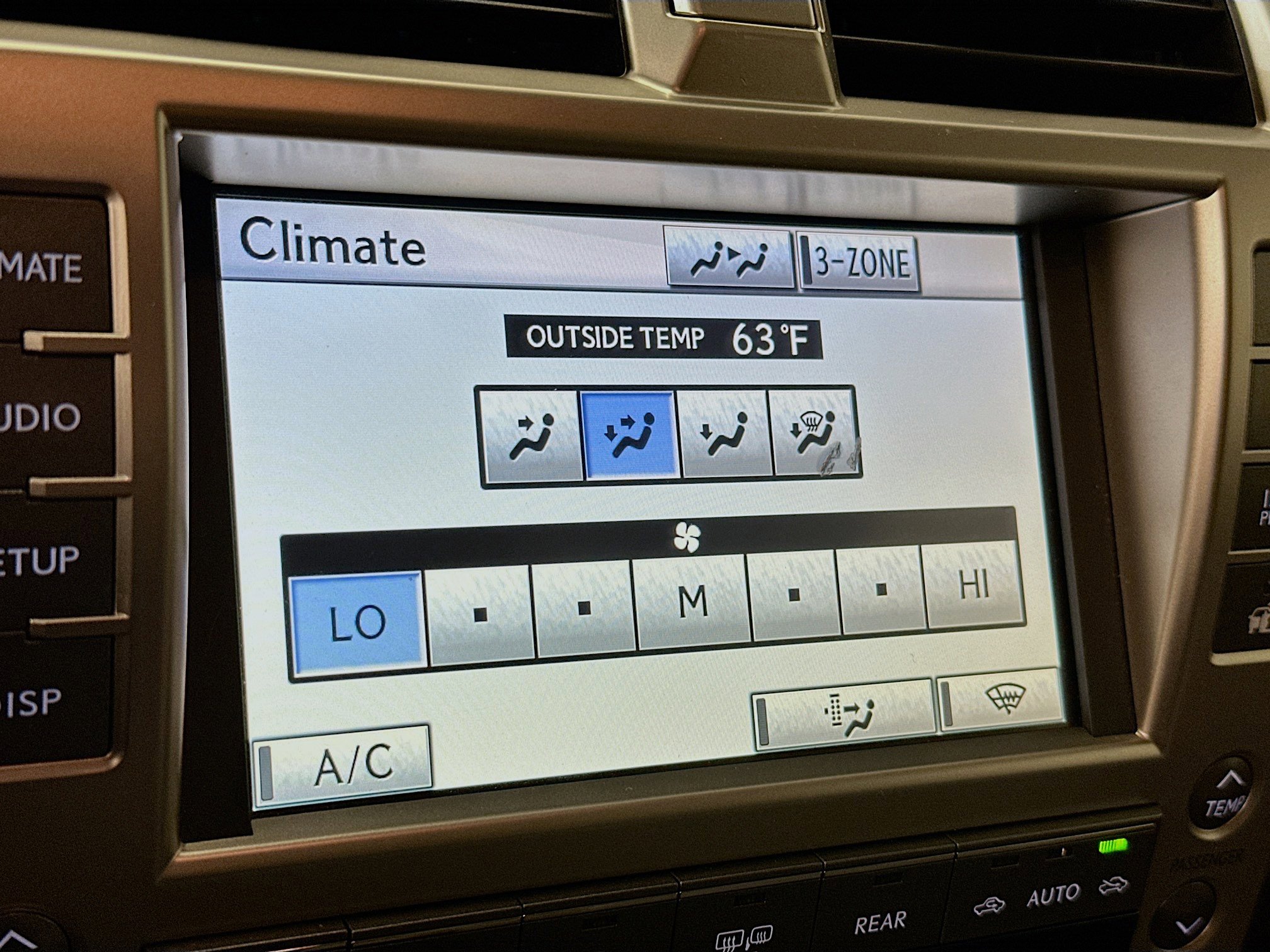 Used 2010 Lexus GX 460 image 24