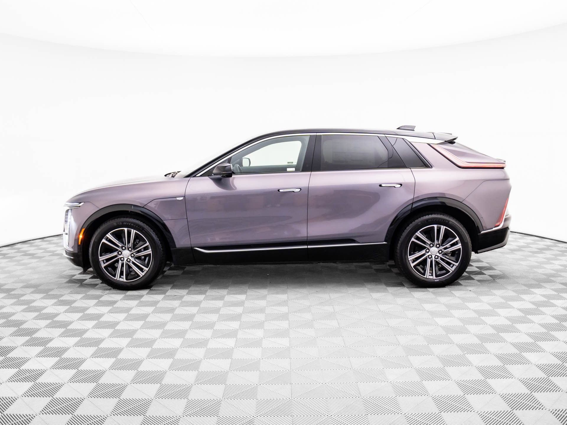 New 2026 Cadillac Lyriq Luxury video 2