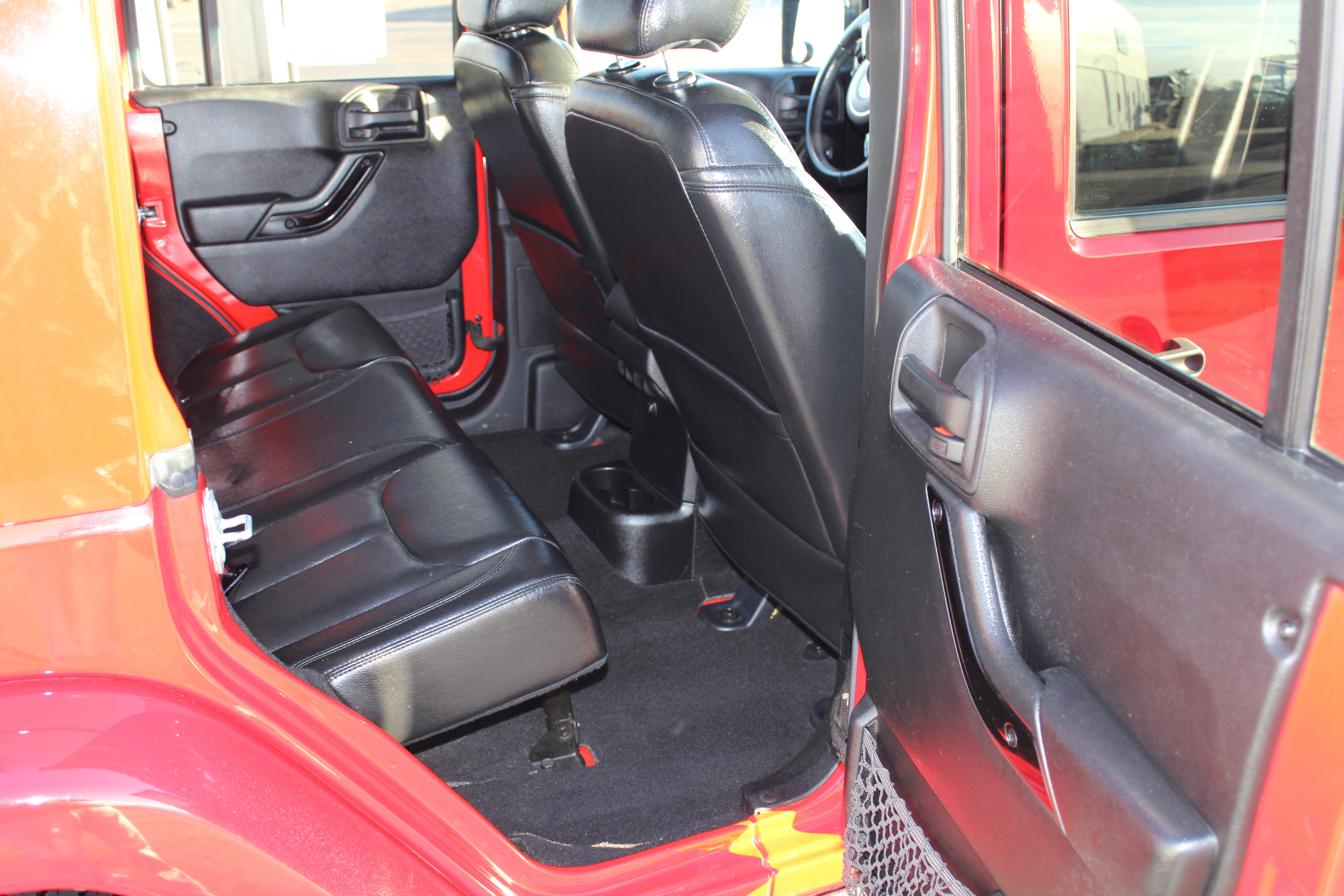 Used 2015 Jeep Wrangler Altitude image 11