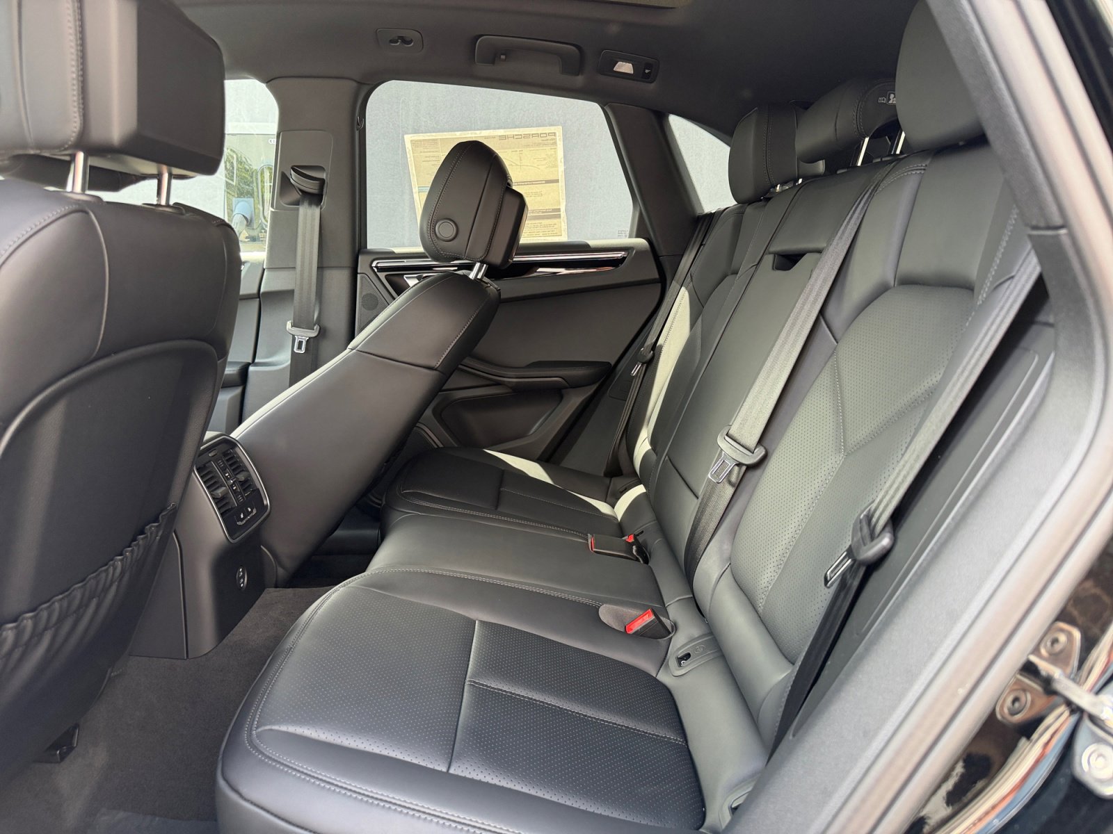 New 2026 Porsche Macan AWD/4WD image 18