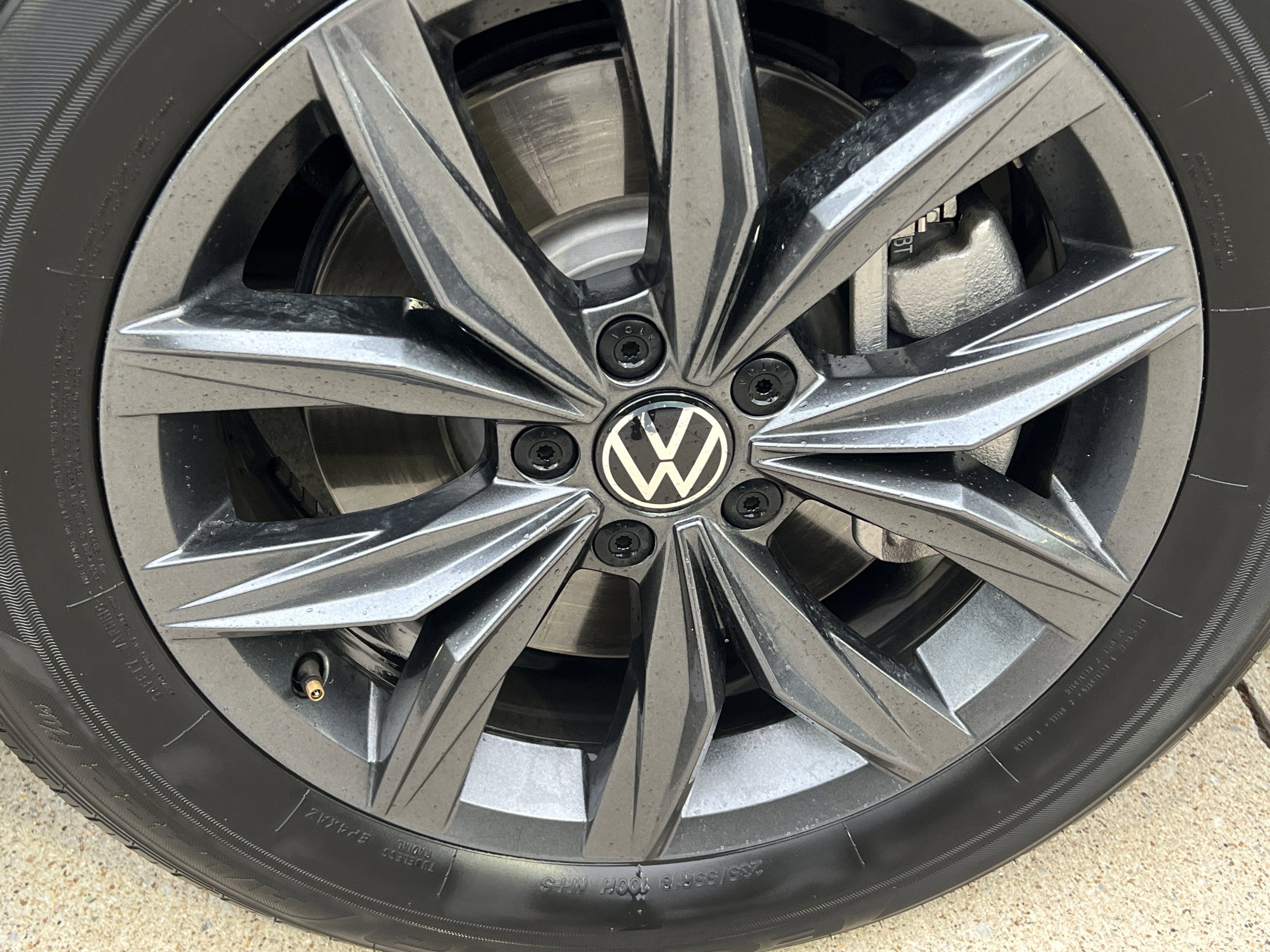 Certified 2023 Volkswagen Tiguan SE w/ Panoramic Sunroof Package FWD image 12