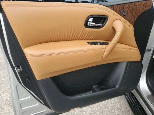 Used 2017 Nissan Armada Platinum w/ Interior Lighting Package image 19