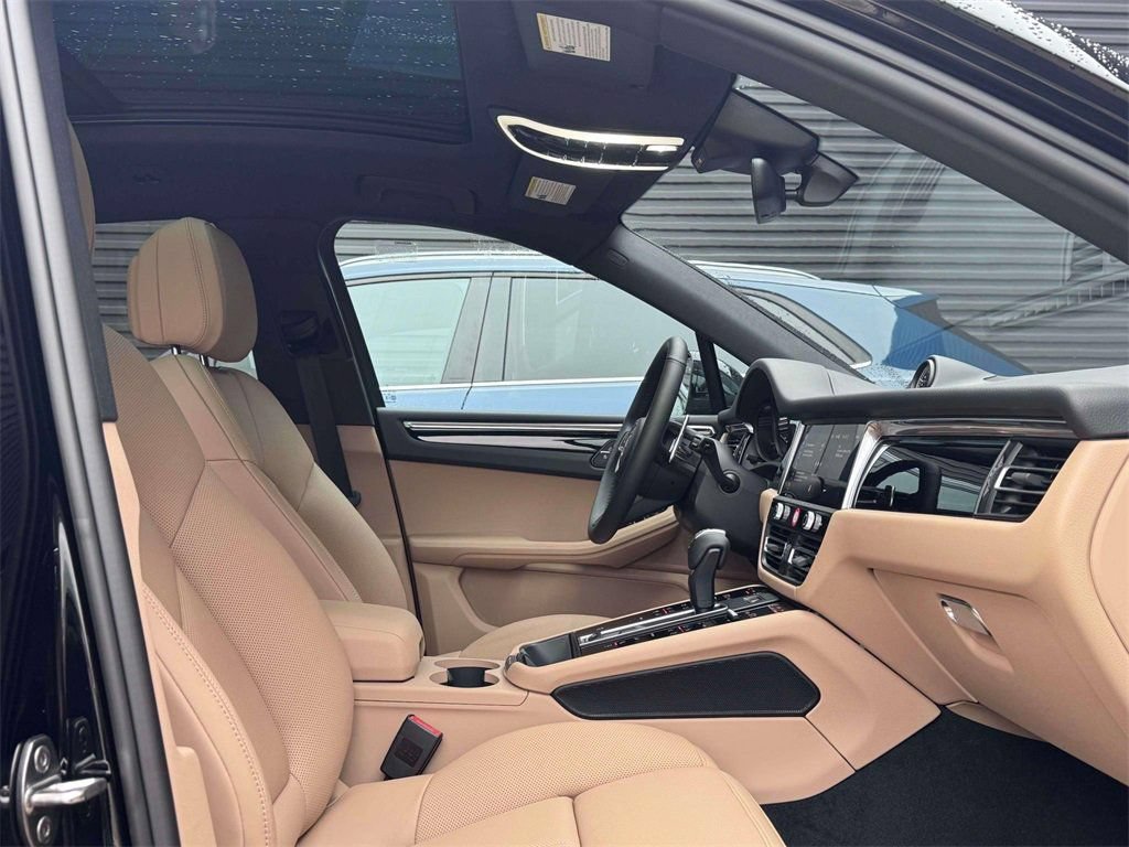 New 2026 Porsche Macan AWD/4WD image 21