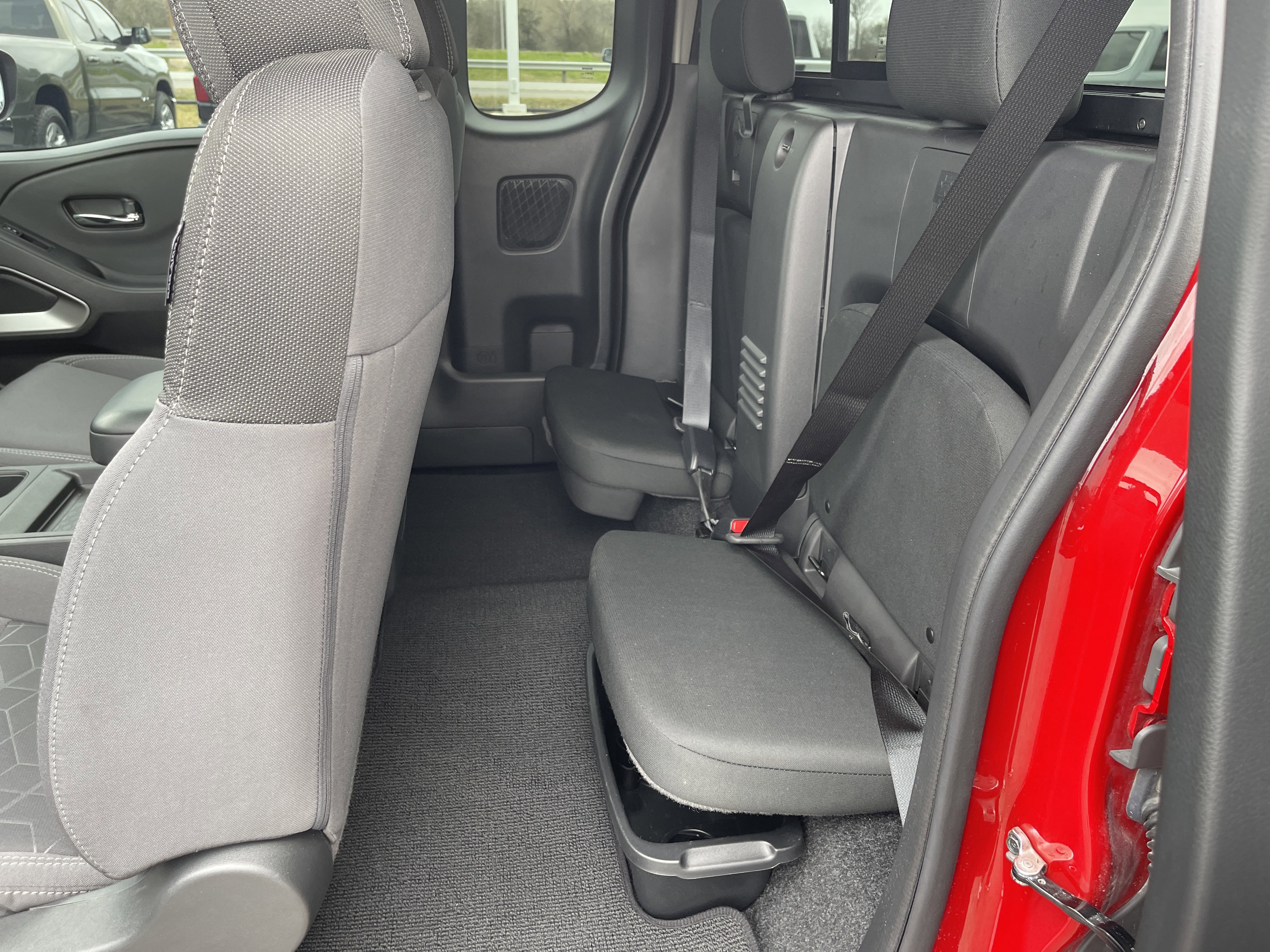 Used 2025 Nissan Frontier SV w/ SV Convenience Package image 30