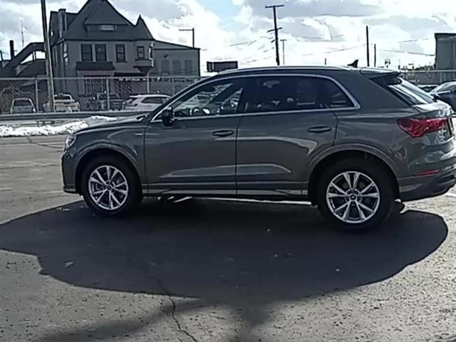 Used 2023 Audi Q3 2.0T Premium image 5