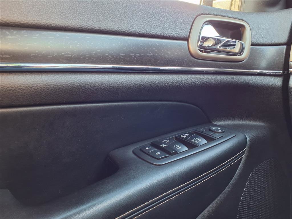 Used 2017 Jeep Grand Cherokee Limited image 20