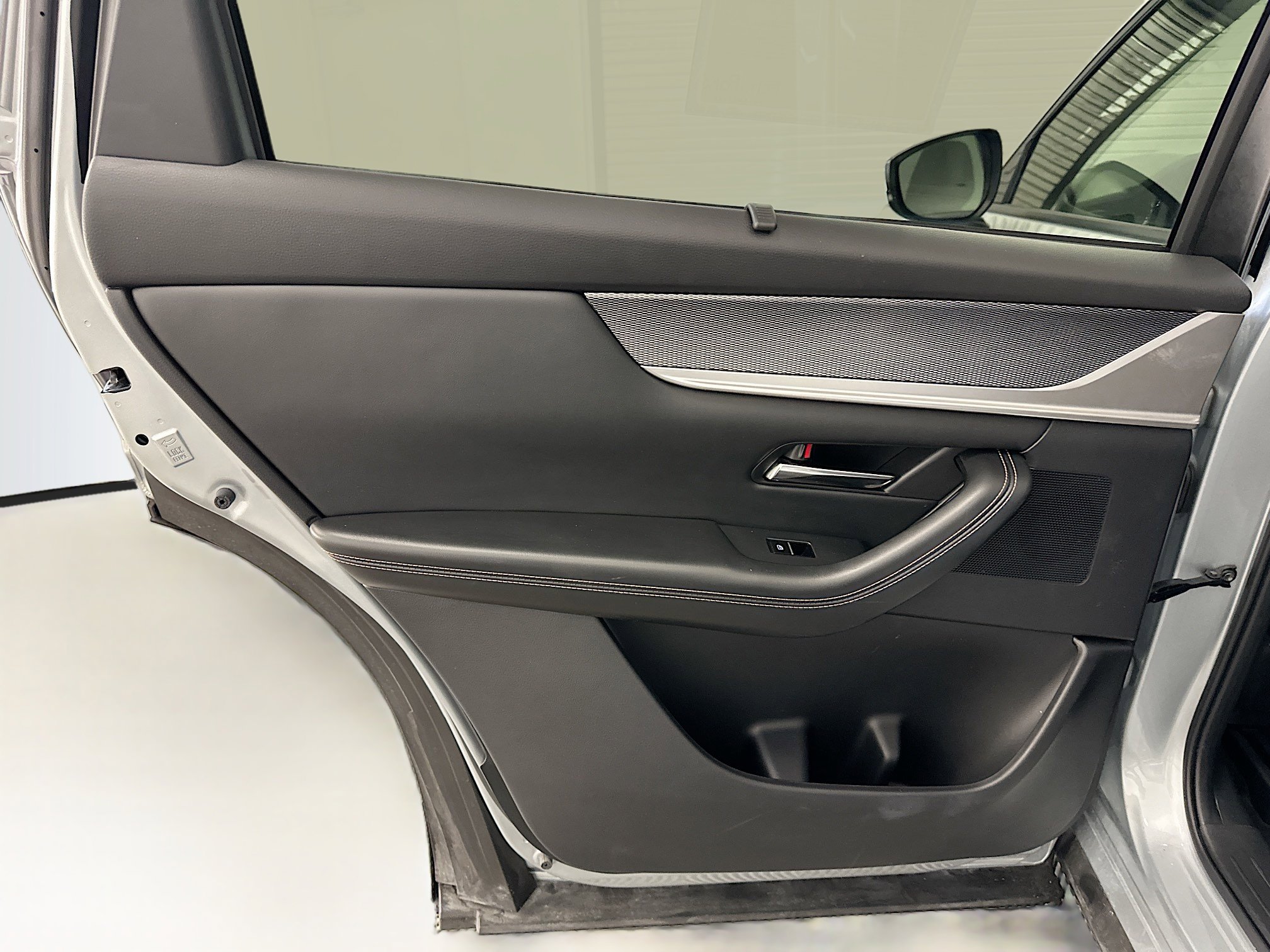 Used 2025 MAZDA CX-90 3.3 Turbo w/ Premium Sport Pkg image 28