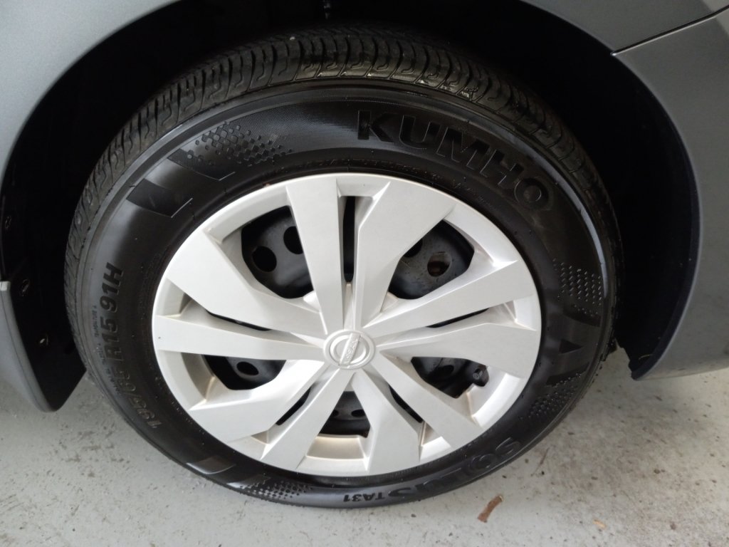 Used 2024 Nissan Versa S FWD image 4