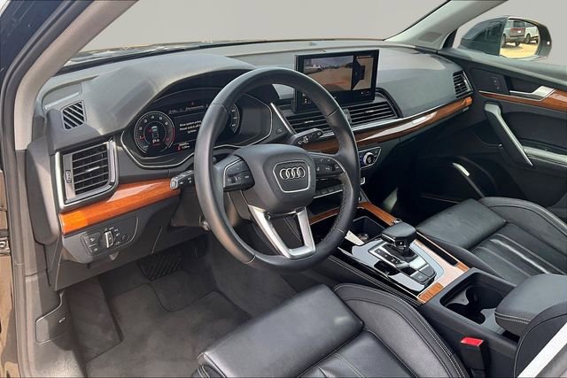 Used 2023 Audi Q5 2.0T Premium Plus w/ Premium Plus Package AWD/4WD image 13