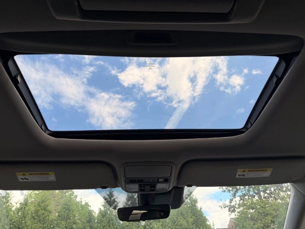 Used 2018 Honda Odyssey Elite image 23