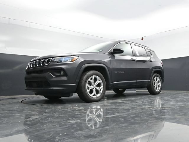 Used 2024 Jeep Compass Latitude AWD/4WD image 41