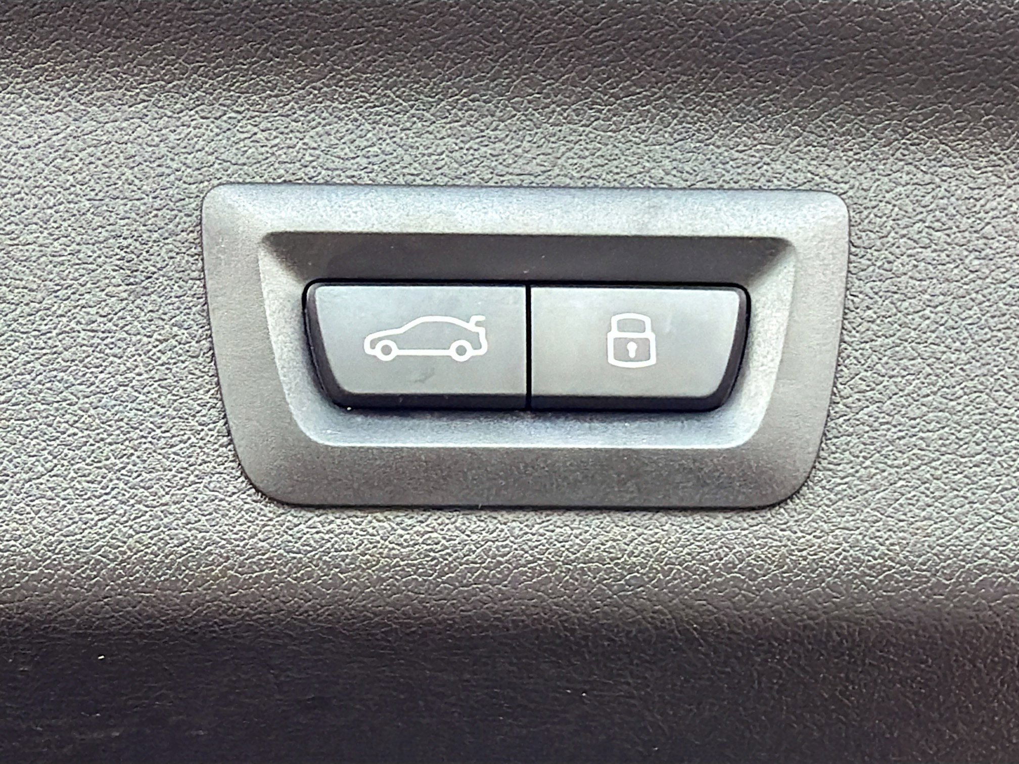 Used 2025 BMW X1 xDrive28i w/ Technology Package image 13