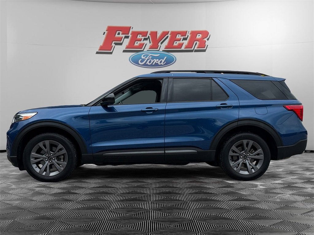Certified 2022 Ford Explorer XLT w/ Equipment Group 202A image 4