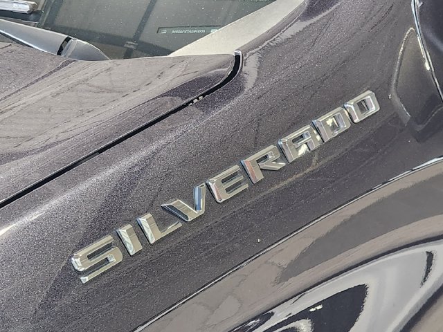 Used 2024 Chevrolet Silverado 1500 LT RWD image 9