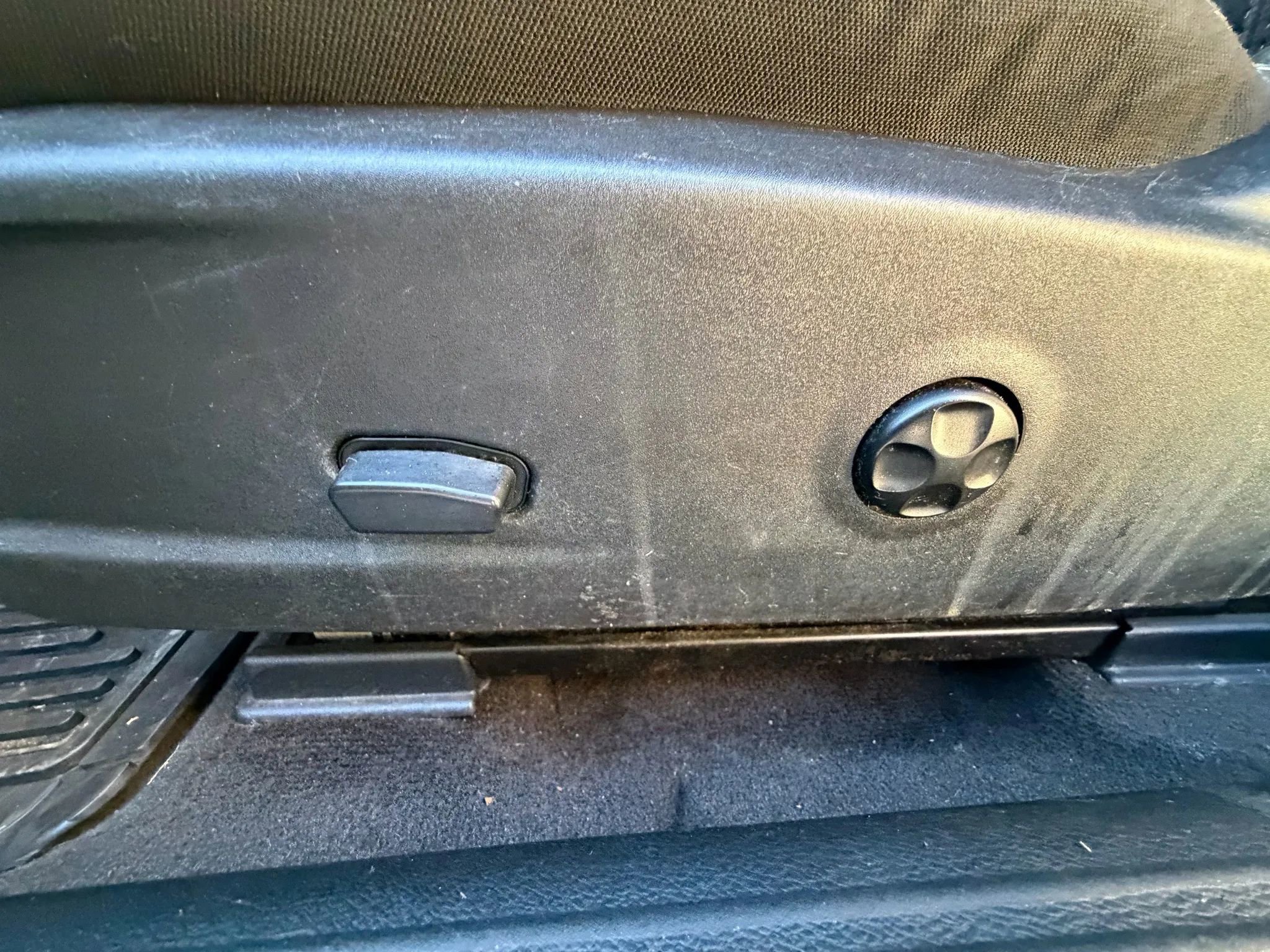 Used 2016 Dodge Challenger SXT image 21