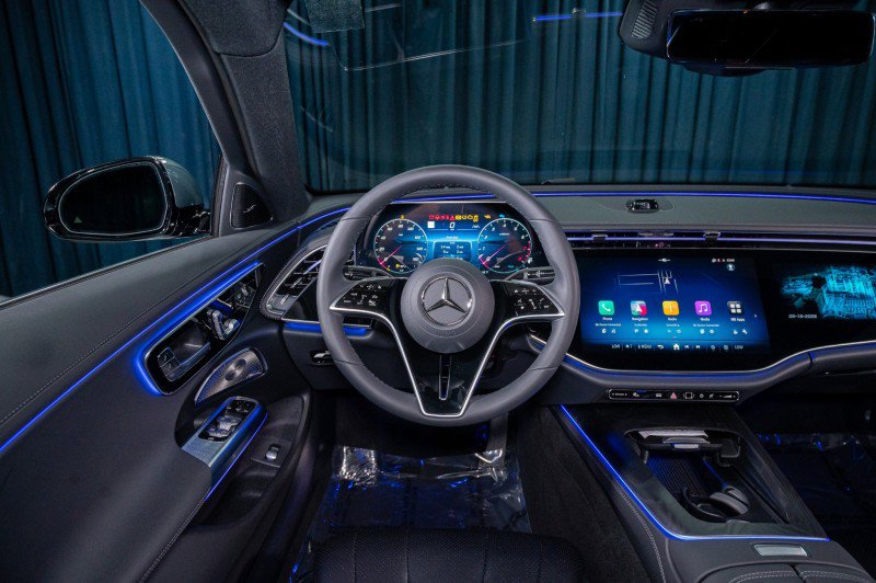 New 2026 Mercedes-Benz E 350 4MATIC Sedan image 15
