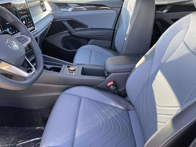 New 2026 Volkswagen Tiguan SE R-Line FWD image 21