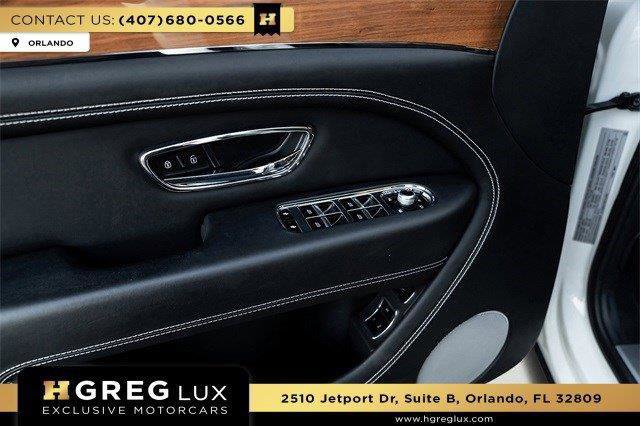 Used 2022 Bentley Bentayga AWD/4WD image 35