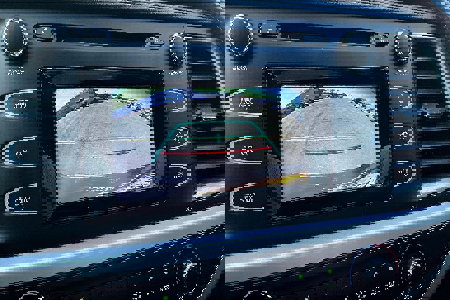 Used 2019 Toyota Highlander LE image 21