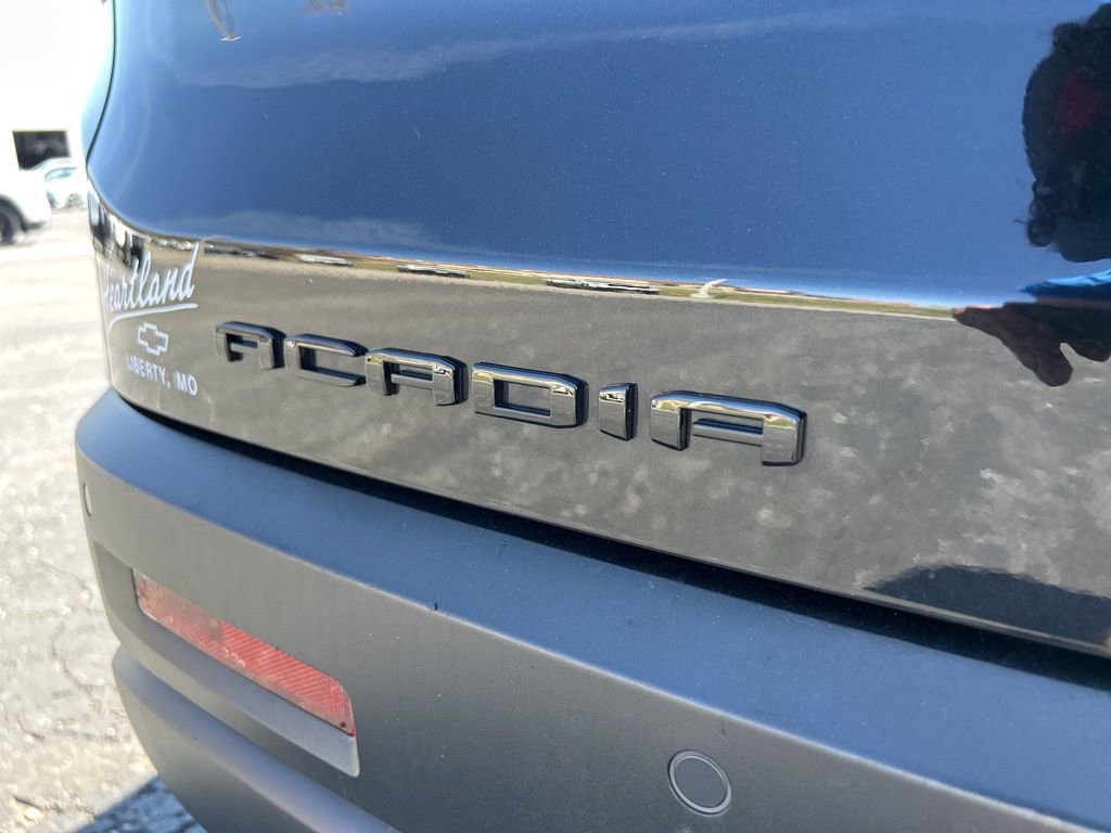 Used 2023 GMC Acadia SLE w/ Infotainment Package image 13