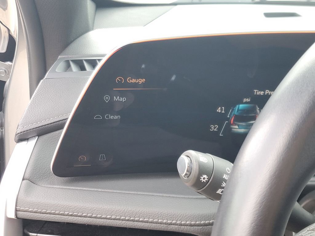 Used 2025 Cadillac XT4 Premium Luxury image 29