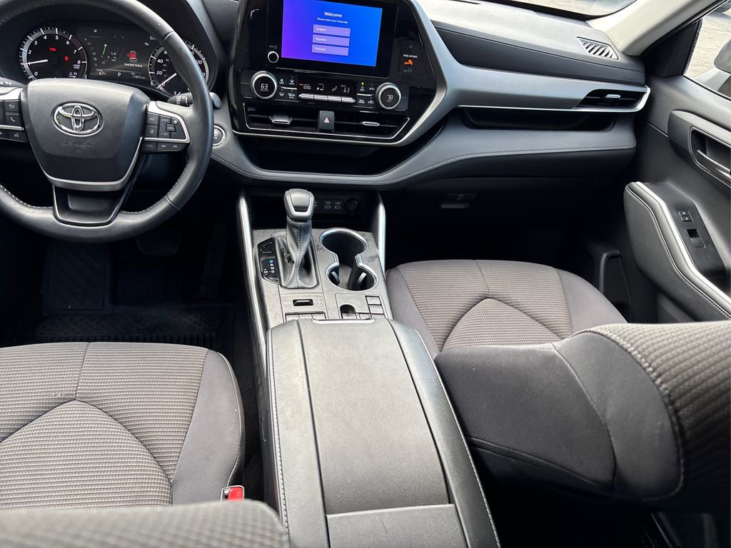 Used 2023 Toyota Highlander LE image 21