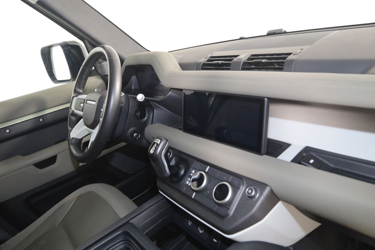 Used 2020 Land Rover Defender 110 First Edition AWD/4WD image 41