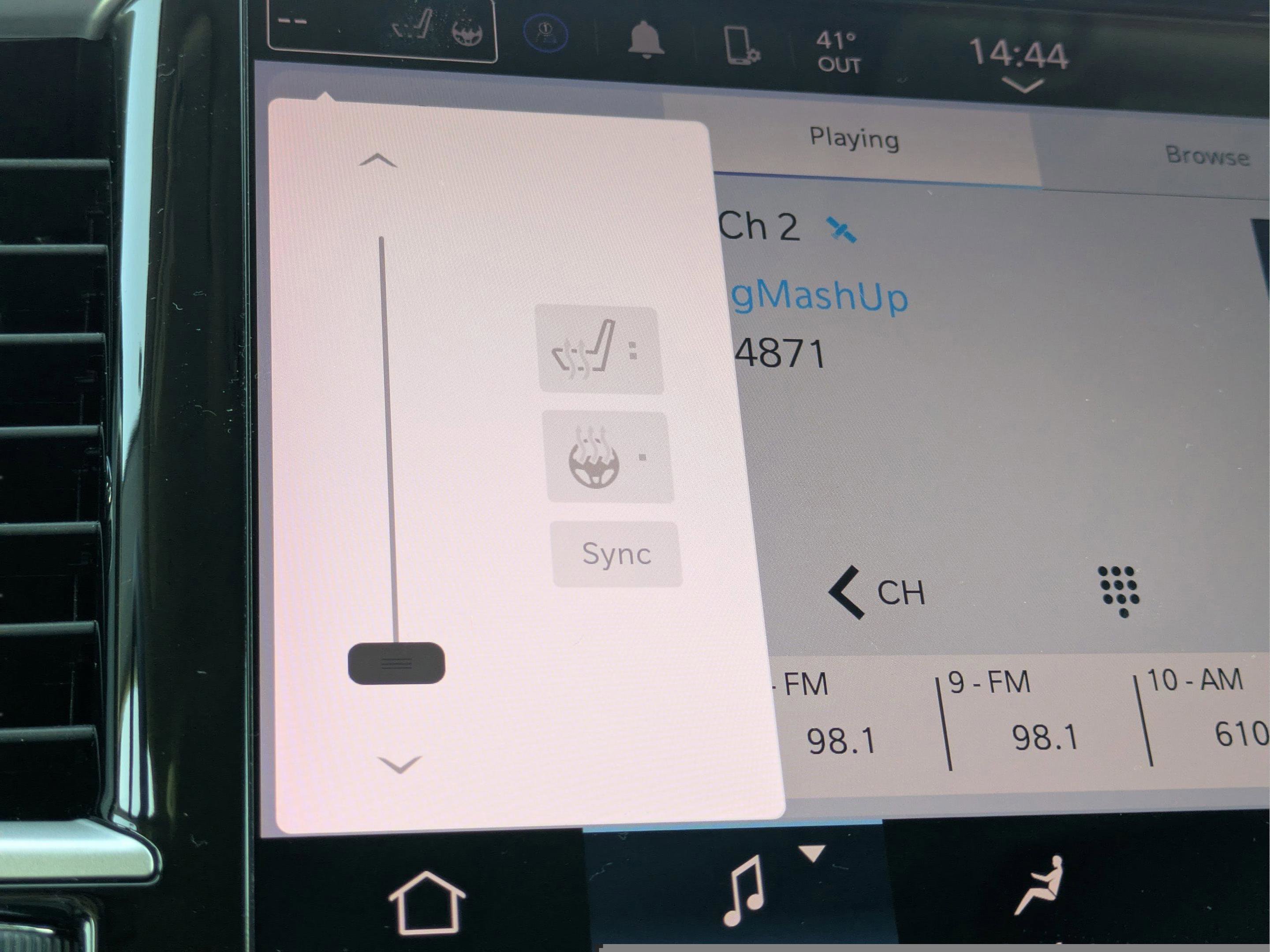 Used 2024 Chrysler Pacifica Touring-L FWD image 19