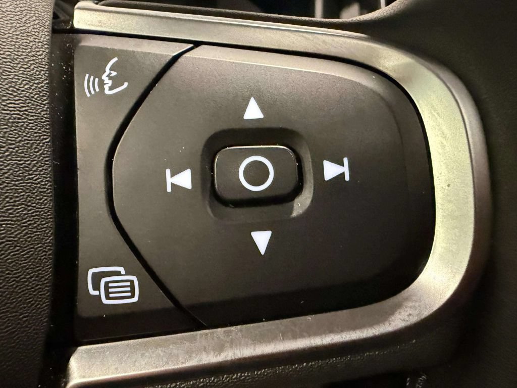 Used 2025 Volvo S60 B5 Core FWD image 43