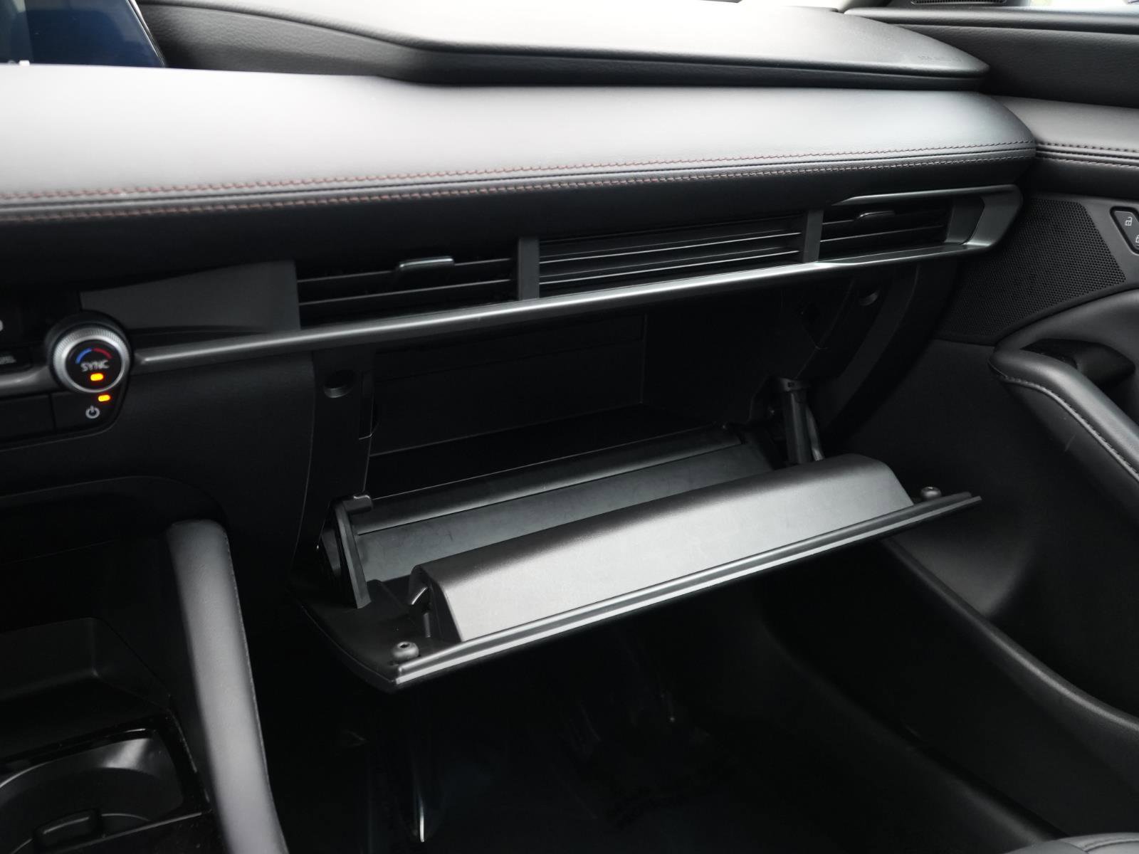 Used 2024 MAZDA MAZDA3 s image 28