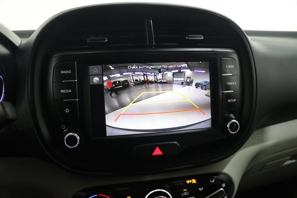 Used 2025 Kia Soul LX w/ LX Technology Package FWD image 28