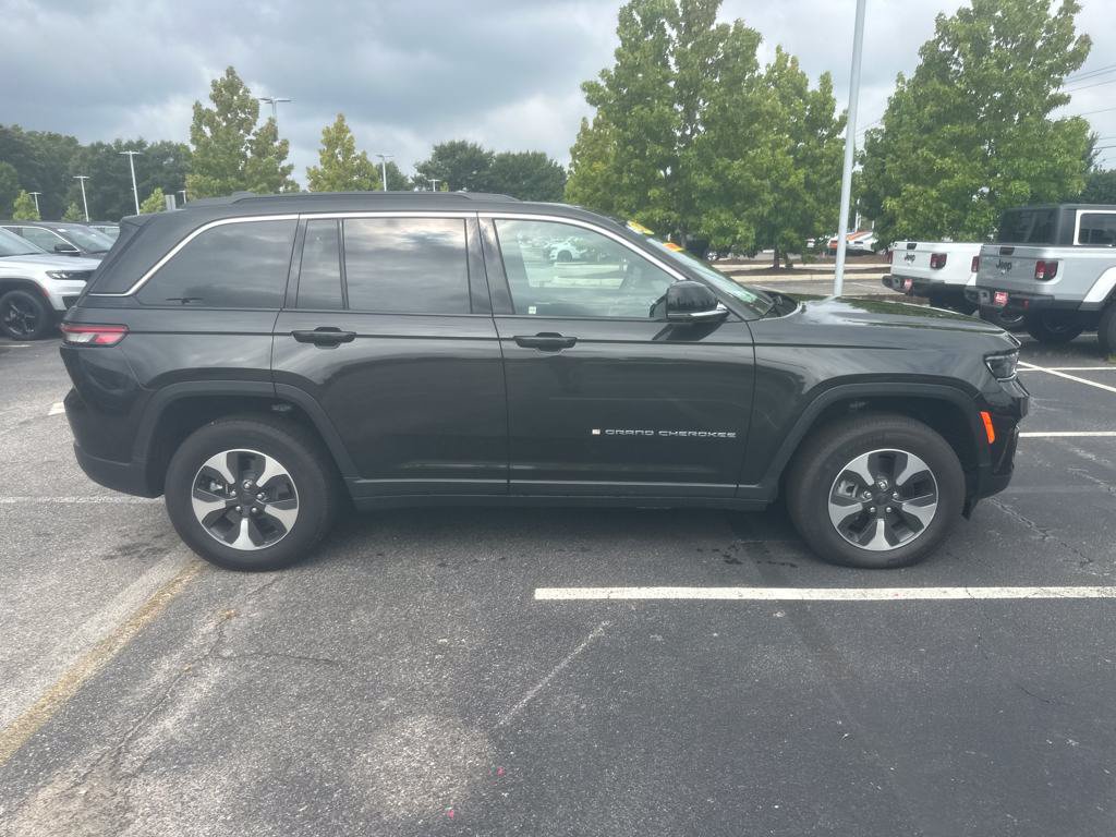 New 2024 Jeep Grand Cherokee Limited 4xe w/ Luxury Tech Group II AWD/4WD image 12