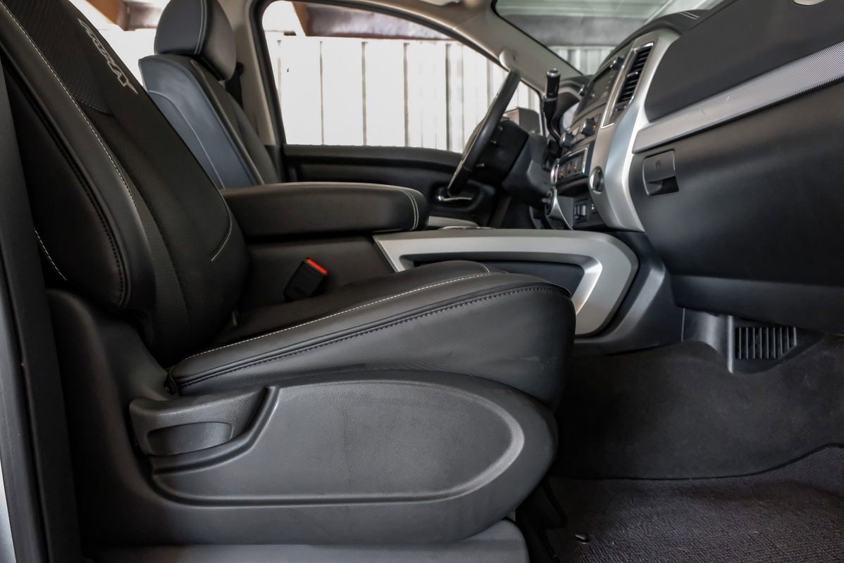 Used 2019 Nissan Titan PRO-4X image 30