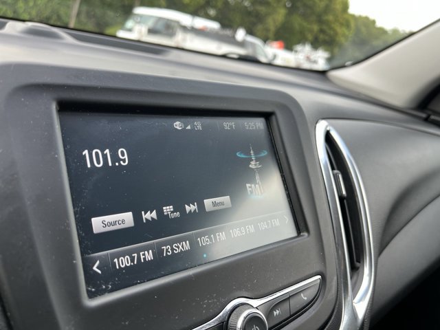 Used 2018 Chevrolet Equinox LT FWD image 13